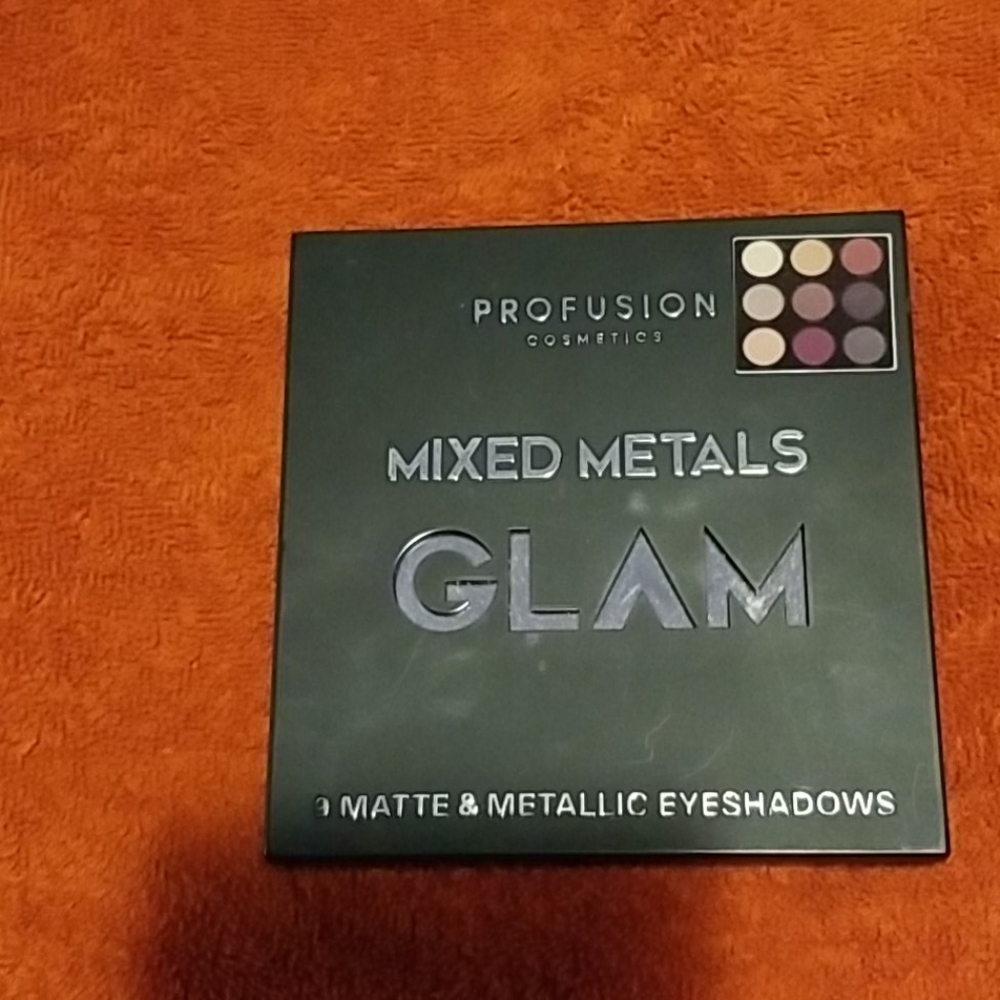 Makeup - Picture 5 of 8